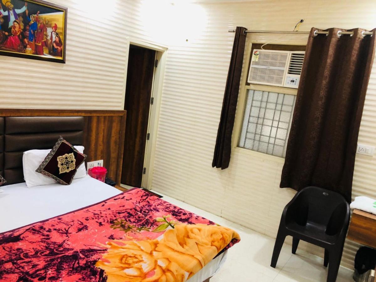 Jasneet Homestay Amritsar Eksteriør bilde