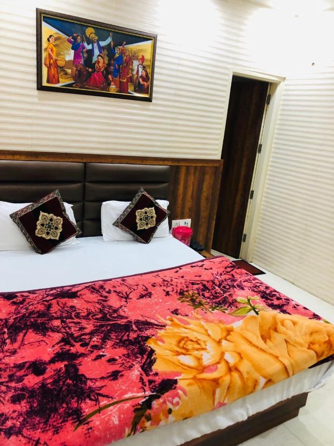 Jasneet Homestay Amritsar Eksteriør bilde